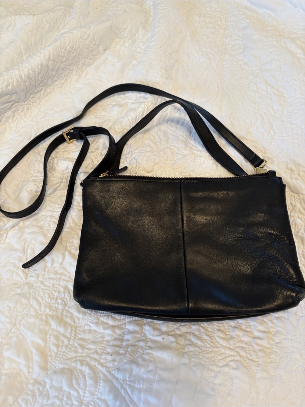 ANTONIO MELANI Black Leather Crossbody with Gold Clasp - Picture 5 of 5